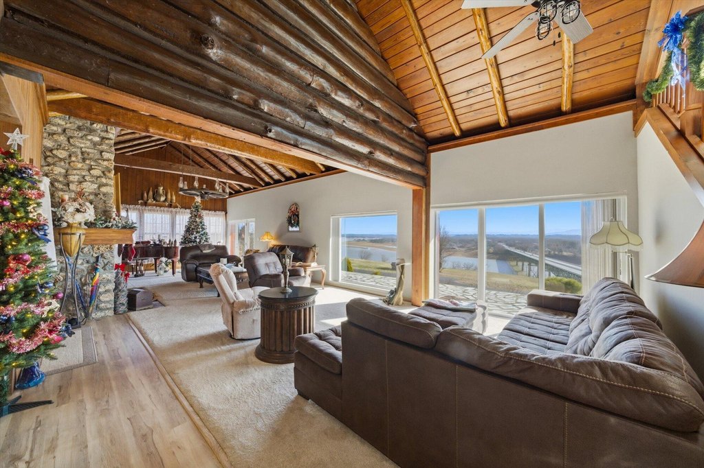 White Pine, Tennessee, 37890, United States, 3 Bedrooms Bedrooms, ,3.5 BathroomsBathrooms,Residential,Forsale,2012711