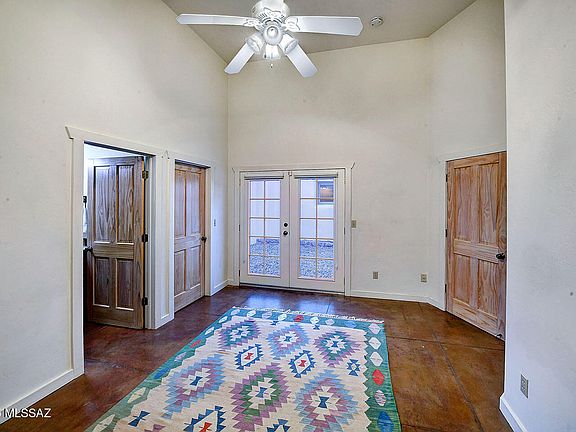 Tucson, Arizona, 85701, United States, 2 Bedrooms Bedrooms, ,3 BathroomsBathrooms,Residential,Forsale,1963517