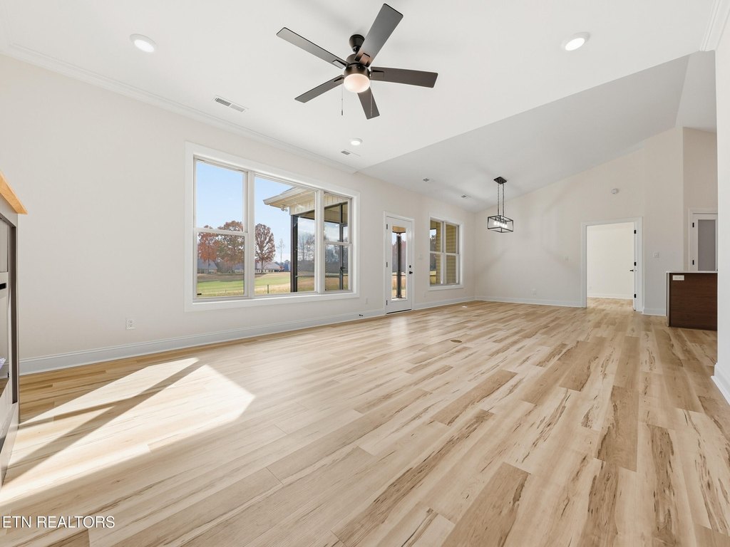 Vonore, Tennessee, 37885, United States, 3 Bedrooms Bedrooms, ,2 BathroomsBathrooms,Residential,Forsale,1910198