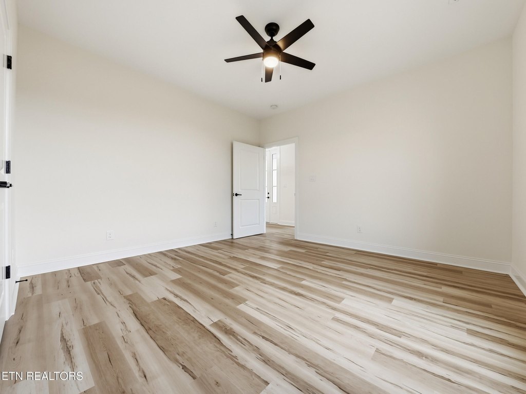 Vonore, Tennessee, 37885, United States, 3 Bedrooms Bedrooms, ,2 BathroomsBathrooms,Residential,Forsale,1910198