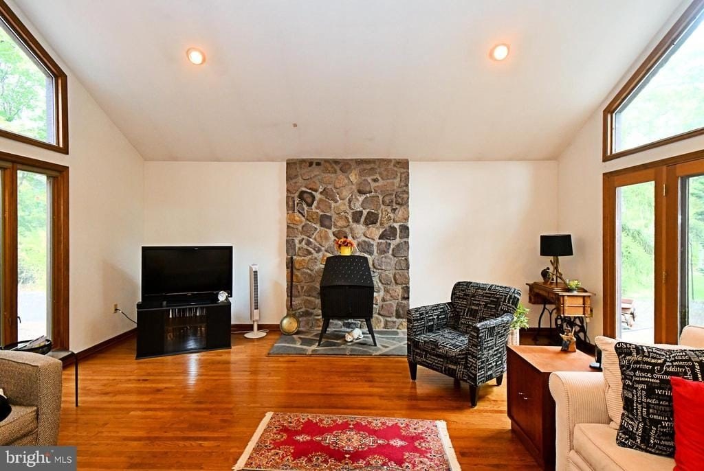 DOYLESTOWN, Pennsylvania, 18901, United States, 4 Bedrooms Bedrooms, ,3 BathroomsBathrooms,Residential,Forsale,1973388