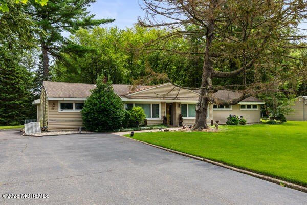 Tinton Falls, New Jersey, 07724, United States, 5 Bedrooms Bedrooms, ,2.5 BathroomsBathrooms,Residential,Forsale,1972265