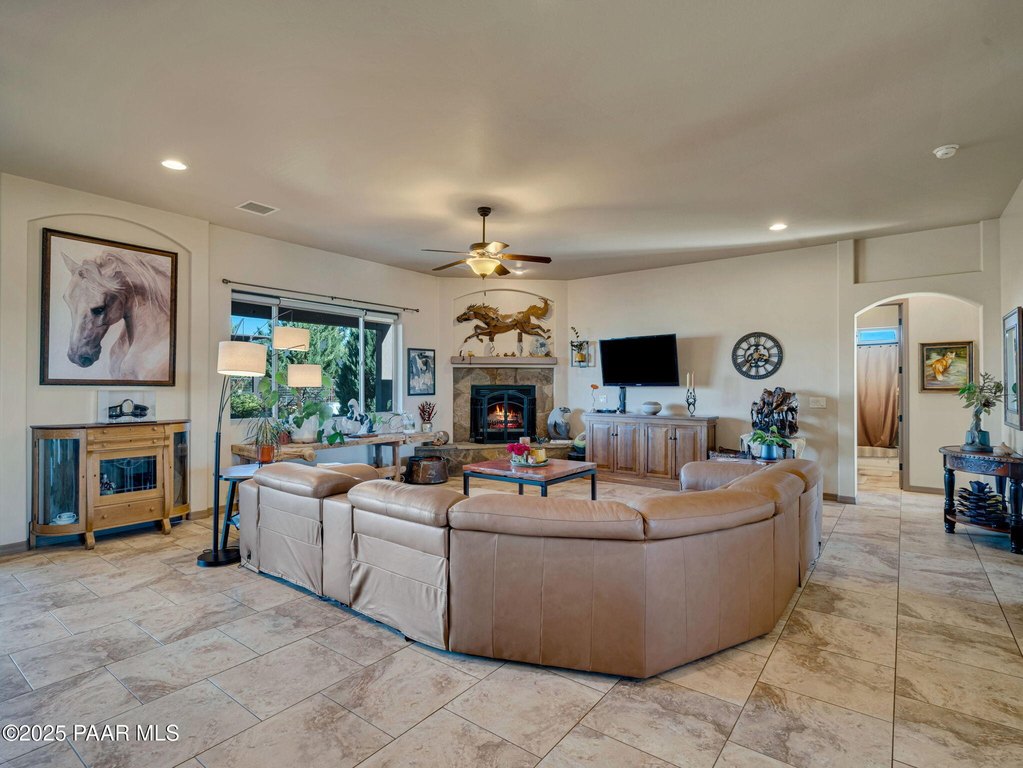 Prescott Valley, Arizona, 86315, United States, 4 Bedrooms Bedrooms, ,2 BathroomsBathrooms,Residential,Forsale,1968229