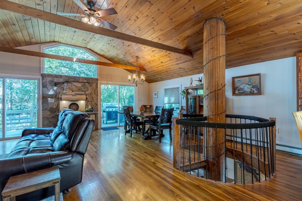 Kingston, New Hampshire, 03848, United States, 3 Bedrooms Bedrooms, ,2.5 BathroomsBathrooms,Residential,Forsale,2002414