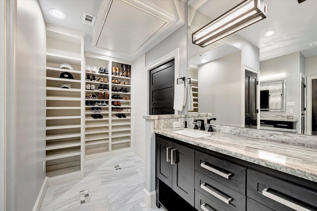 Seabrook, Texas, 77586, United States, 5 Bedrooms Bedrooms, ,4 BathroomsBathrooms,Residential,Forsale,1954136