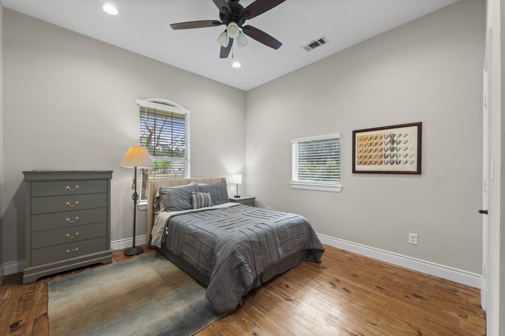 Montgomery, Texas, 77316, United States, 5 Bedrooms Bedrooms, ,3 BathroomsBathrooms,Residential,Forsale,1973417