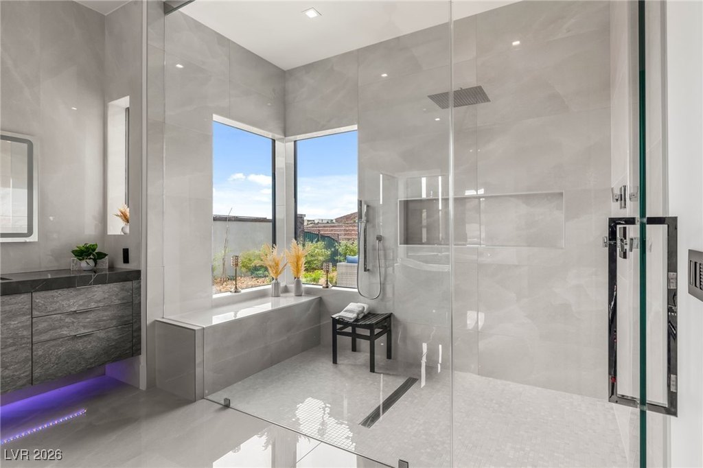 Henderson, Nevada, 89012, United States, 5 Bedrooms Bedrooms, ,5.5 BathroomsBathrooms,Residential,Forsale,2011990