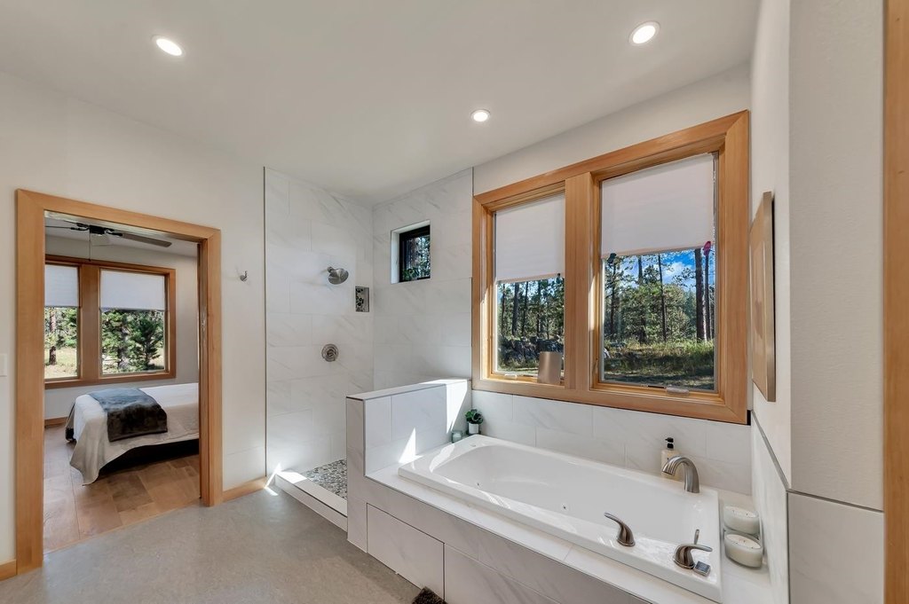 Custer, South Dakota, 57730, United States, 2 Bedrooms Bedrooms, ,2 BathroomsBathrooms,Residential,Forsale,1962260