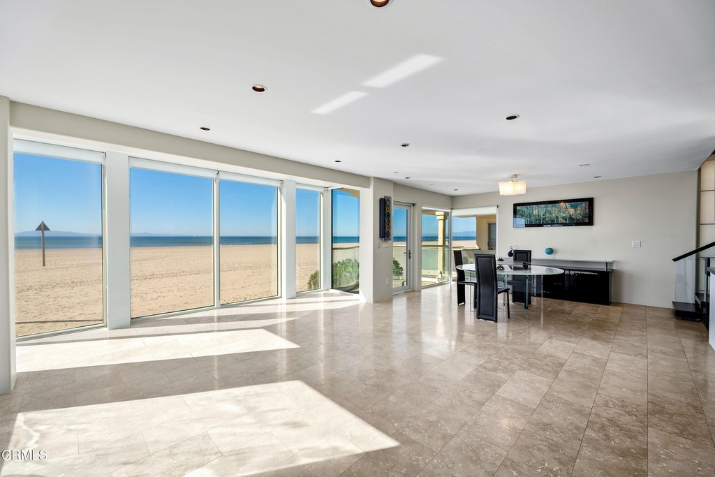 Oxnard, California, 93035, United States, 4 Bedrooms Bedrooms, ,4.5 BathroomsBathrooms,Residential,Forsale,1985940