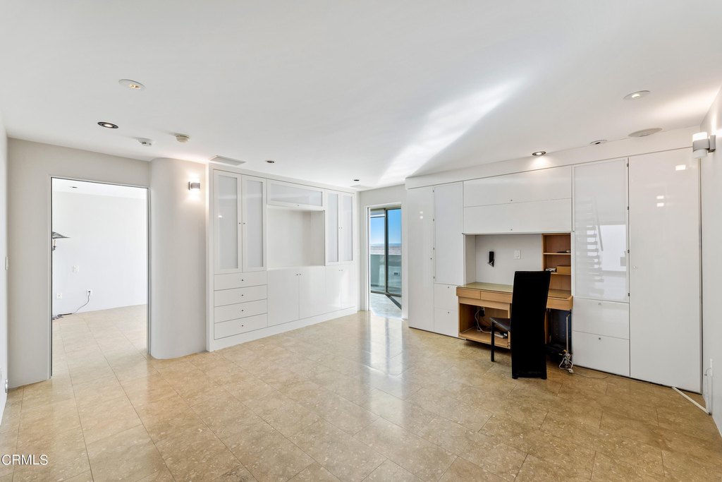 Oxnard, California, 93035, United States, 4 Bedrooms Bedrooms, ,4.5 BathroomsBathrooms,Residential,Forsale,1985940