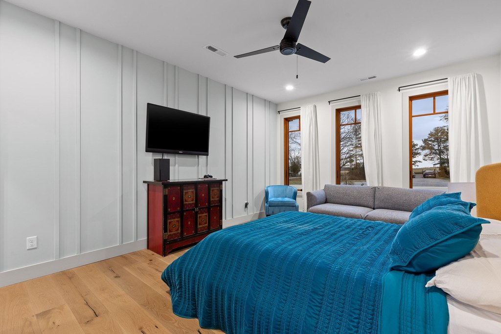 Signal Mountain, Tennessee, 37377, United States, 5 Bedrooms Bedrooms, ,5.5 BathroomsBathrooms,Residential,Forsale,1995324