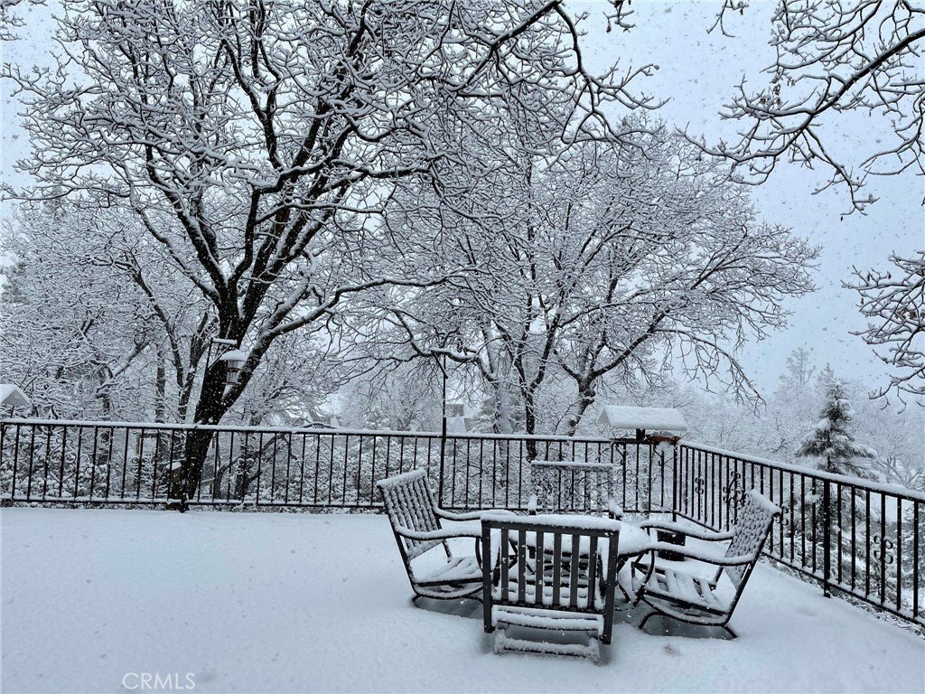 Lake Arrowhead, California, 92352, United States, 3 Bedrooms Bedrooms, ,2.5 BathroomsBathrooms,Residential,Forsale,1971033