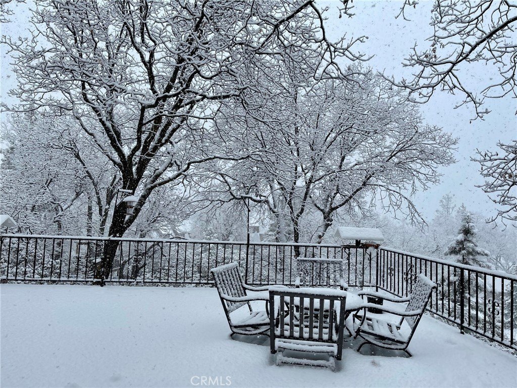 Lake Arrowhead, California, 92352, United States, 3 Bedrooms Bedrooms, ,2.5 BathroomsBathrooms,Residential,Forsale,1971033