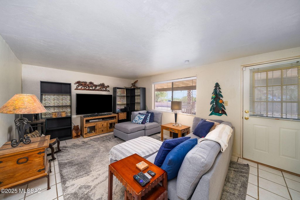 Tucson, Arizona, 85755, United States, 4 Bedrooms Bedrooms, ,2 BathroomsBathrooms,Residential,Forsale,1964333