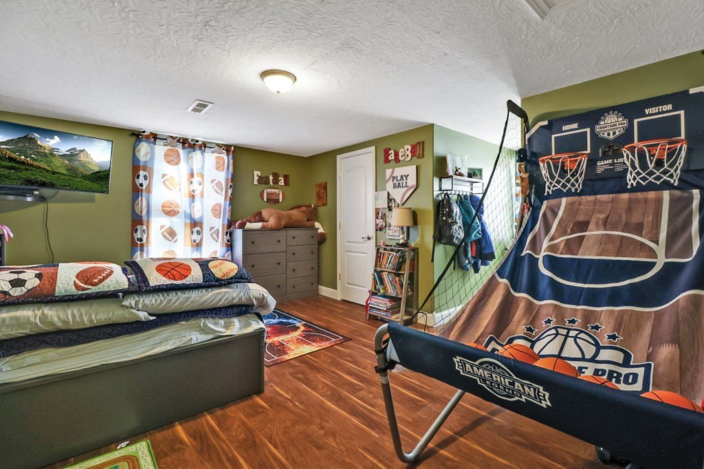 Jamestown, Tennessee, 38556, United States, 3 Bedrooms Bedrooms, ,2 BathroomsBathrooms,Residential,Forsale,1968518