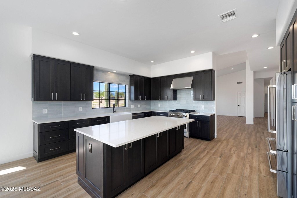 Tucson, Arizona, 85730, United States, 3 Bedrooms Bedrooms, ,3 BathroomsBathrooms,Residential,Forsale,2004422