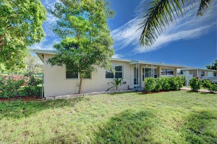 Lake Worth Beach, Florida, 33460, United States, 4 Bedrooms Bedrooms, ,2 BathroomsBathrooms,Residential,Forsale,1969910