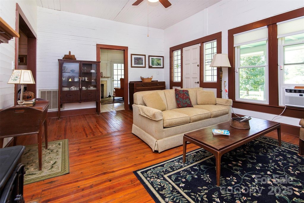 Vale, North Carolina, 28168, United States, 4 Bedrooms Bedrooms, ,1 BathroomBathrooms,Residential,Forsale,1985976