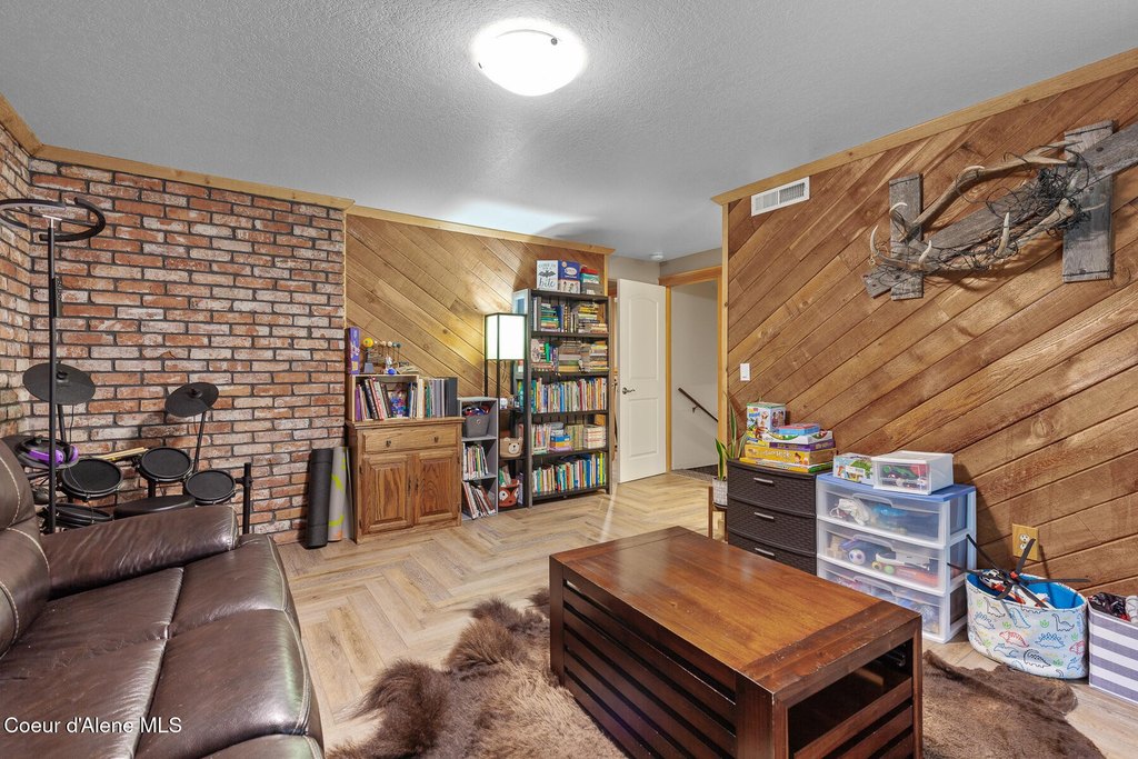 Coeur d'Alene, Idaho, 83815, United States, 3 Bedrooms Bedrooms, ,3 BathroomsBathrooms,Residential,Forsale,1984584