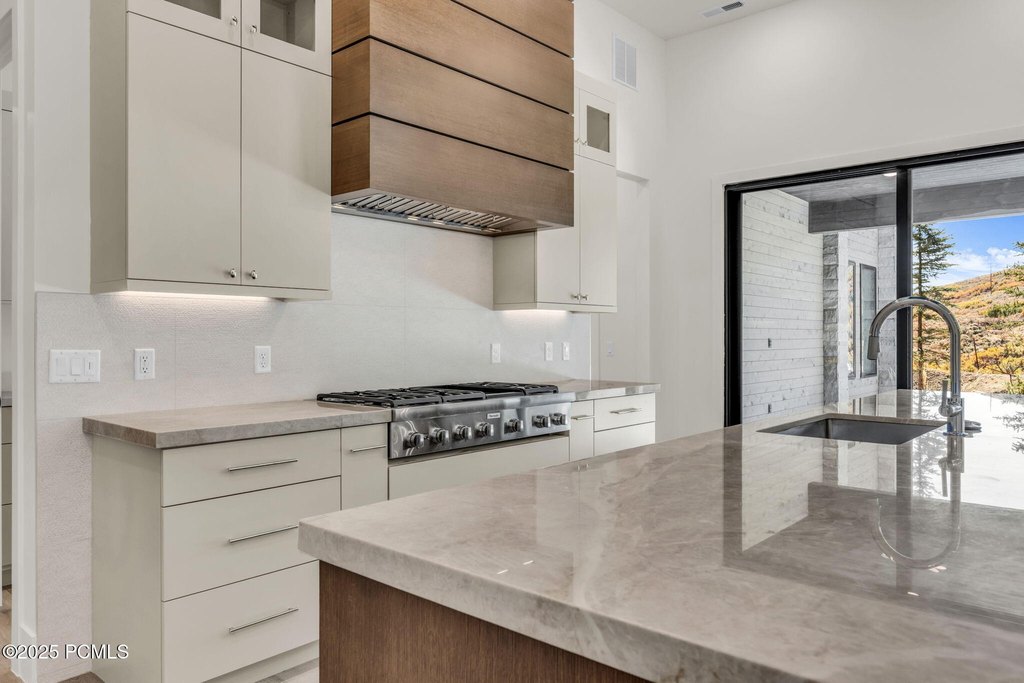 Kamas, Utah, 84036, United States, 4 Bedrooms Bedrooms, ,4.5 BathroomsBathrooms,Residential,Forsale,1994170