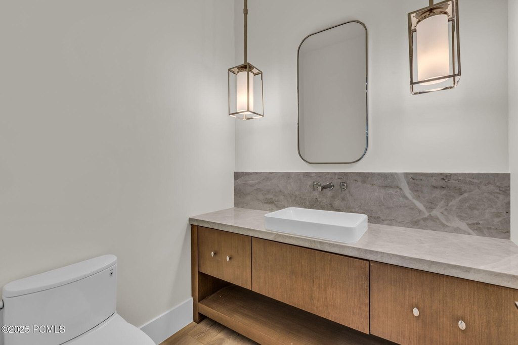 Kamas, Utah, 84036, United States, 4 Bedrooms Bedrooms, ,4.5 BathroomsBathrooms,Residential,Forsale,1994170