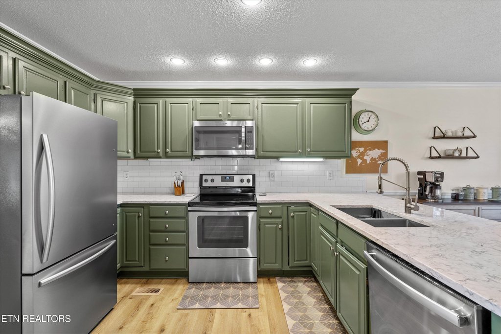 Maryville, Tennessee, 37803, United States, 3 Bedrooms Bedrooms, ,2 BathroomsBathrooms,Residential,Forsale,1952843