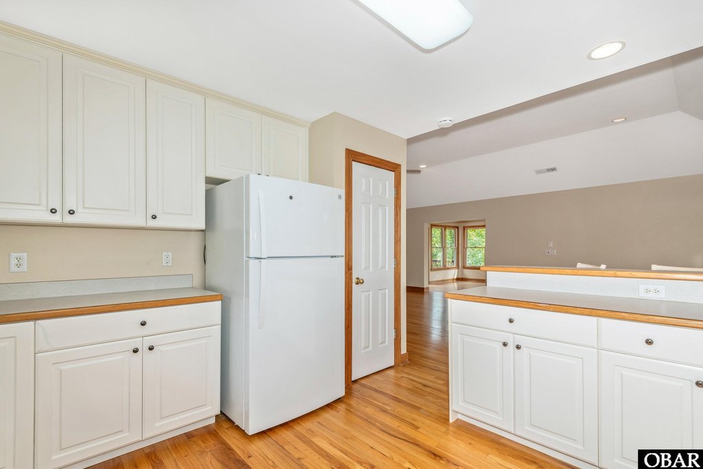 Kill Devil Hills, North Carolina, 27948, United States, 3 Bedrooms Bedrooms, ,3 BathroomsBathrooms,Residential,Forsale,1993772