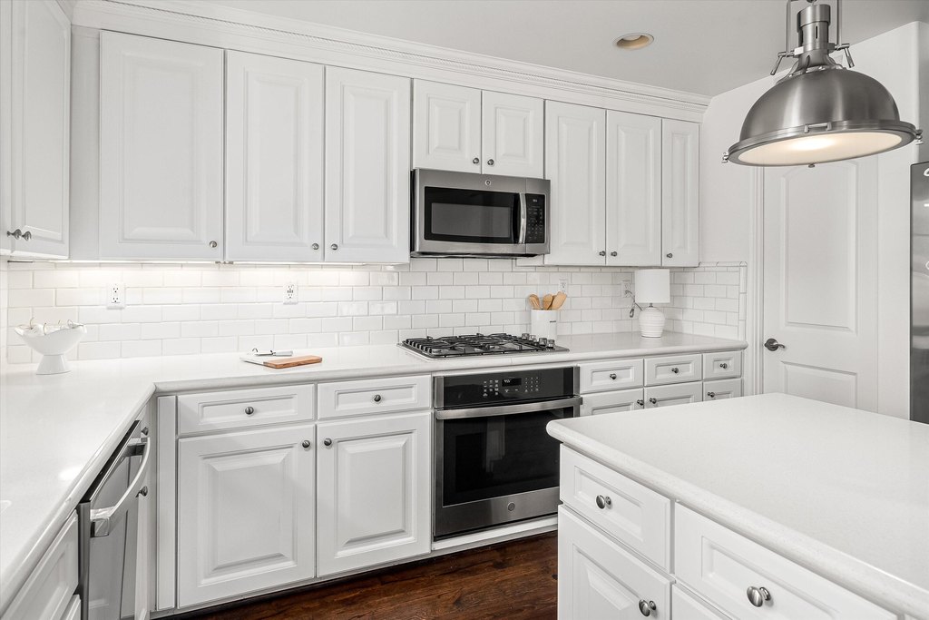 SANTA BARBARA, California, 93101, United States, 2 Bedrooms Bedrooms, ,2.5 BathroomsBathrooms,Residential,Forsale,2004320