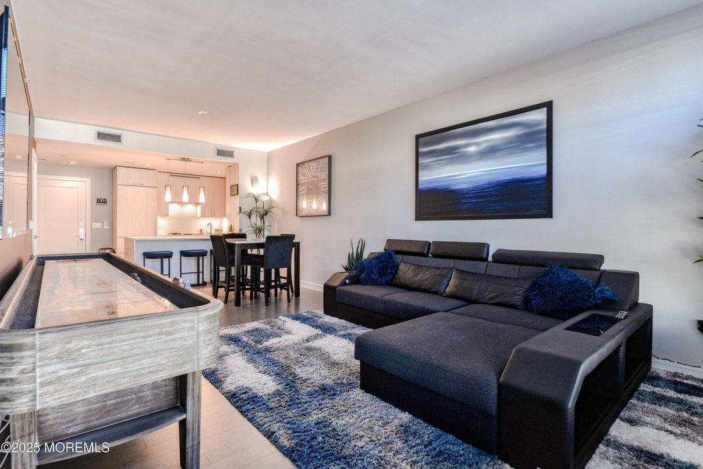 Long Branch, New Jersey, 07740, United States, 1 Bedroom Bedrooms, ,1 BathroomBathrooms,Residential,Forsale,1984571