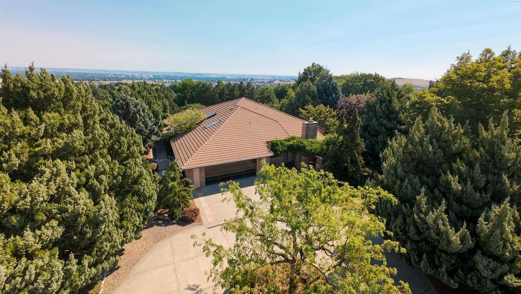 Richland, Washington, 99352, United States, 2 Bedrooms Bedrooms, ,3 BathroomsBathrooms,Residential,Forsale,1922429