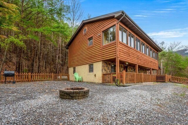 Sevierville, Tennessee, 37862, United States, 3 Bedrooms Bedrooms, ,3 BathroomsBathrooms,Residential,Forsale,1910187