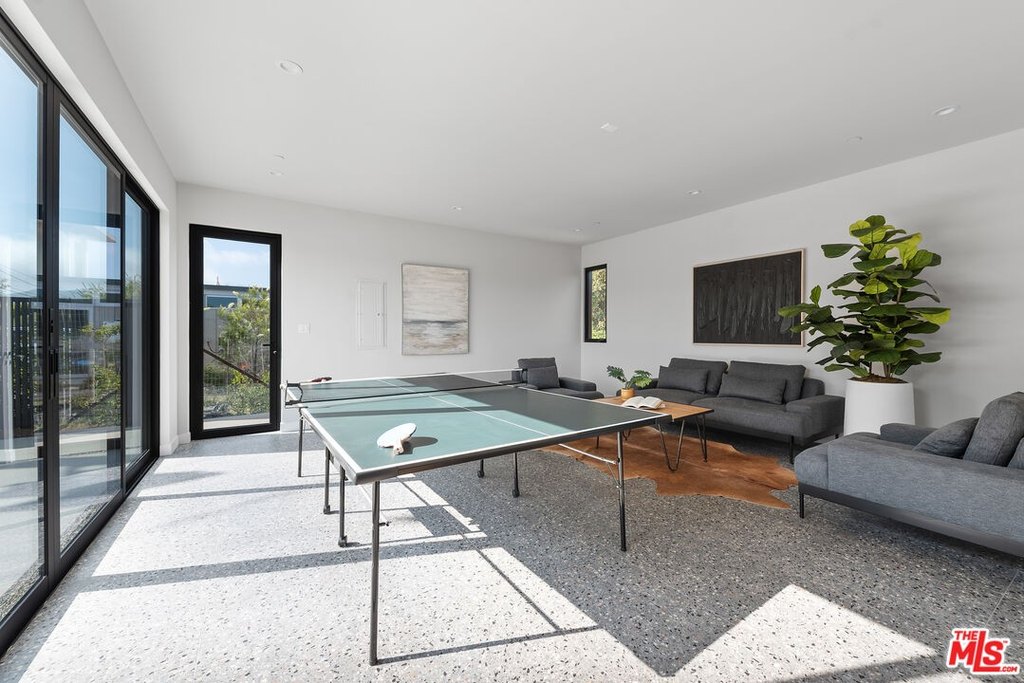 Malibu, California, 90265, United States, 3 Bedrooms Bedrooms, ,3 BathroomsBathrooms,Residential,Forsale,2004062