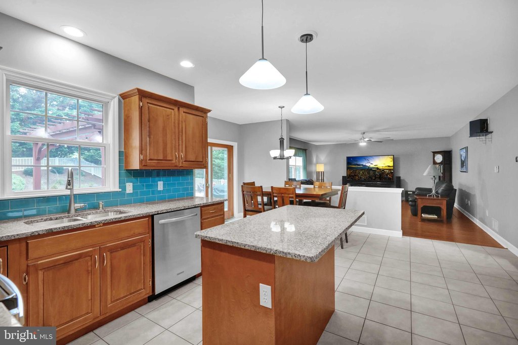 SINKING SPRING, Pennsylvania, 19608, United States, 6 Bedrooms Bedrooms, ,3.5 BathroomsBathrooms,Residential,Forsale,2009568