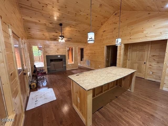 Sevierville, Tennessee, 37876, United States, 2 Bedrooms Bedrooms, ,2 BathroomsBathrooms,Residential,Forsale,1893696