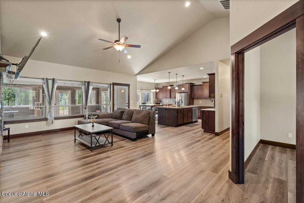 Rathdrum, Idaho, 83858, United States, 3 Bedrooms Bedrooms, ,2 BathroomsBathrooms,Residential,Forsale,1946343