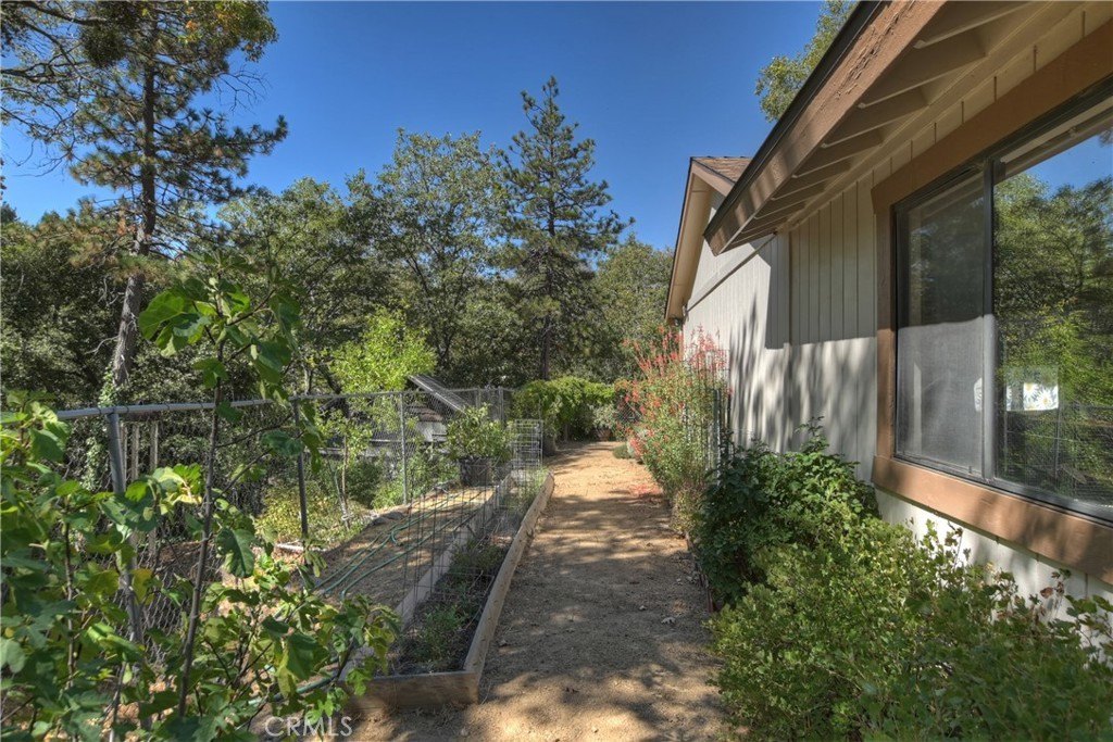 Crestline, California, 92325, United States, 3 Bedrooms Bedrooms, ,2 BathroomsBathrooms,Residential,Forsale,2013198