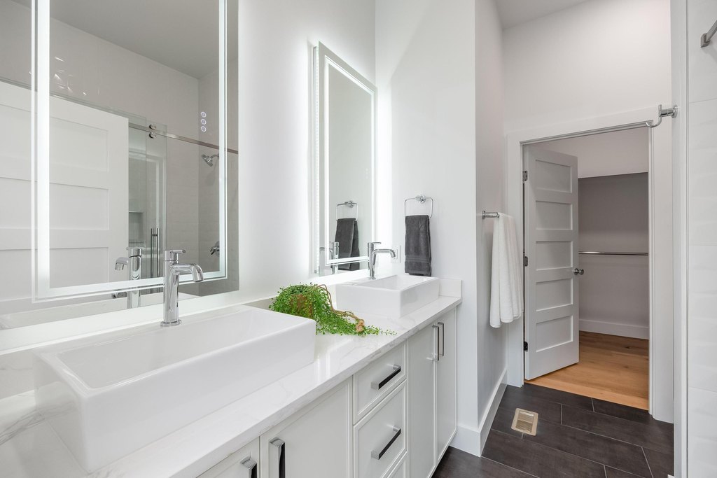 Chattanooga, Tennessee, 37405, United States, 4 Bedrooms Bedrooms, ,4.5 BathroomsBathrooms,Residential,Forsale,2009592