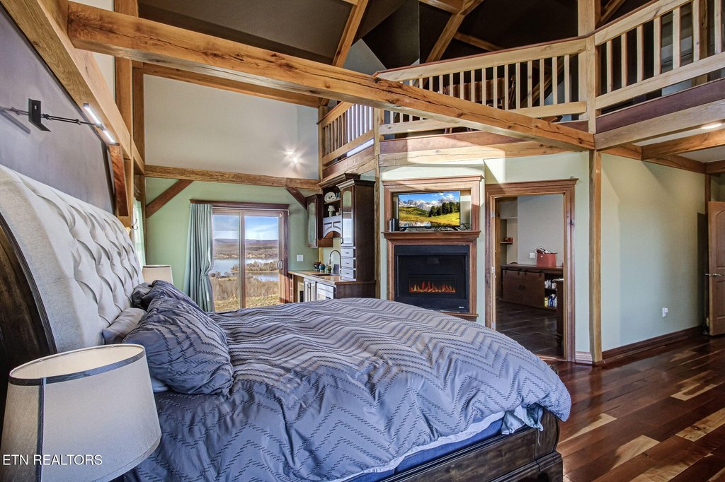 Kingston, Tennessee, 37763, United States, 5 Bedrooms Bedrooms, ,4 BathroomsBathrooms,Residential,Forsale,2012718