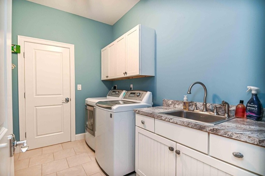 Ogunquit, Maine, 03907, United States, 4 Bedrooms Bedrooms, ,3 BathroomsBathrooms,Residential,Forsale,1894028