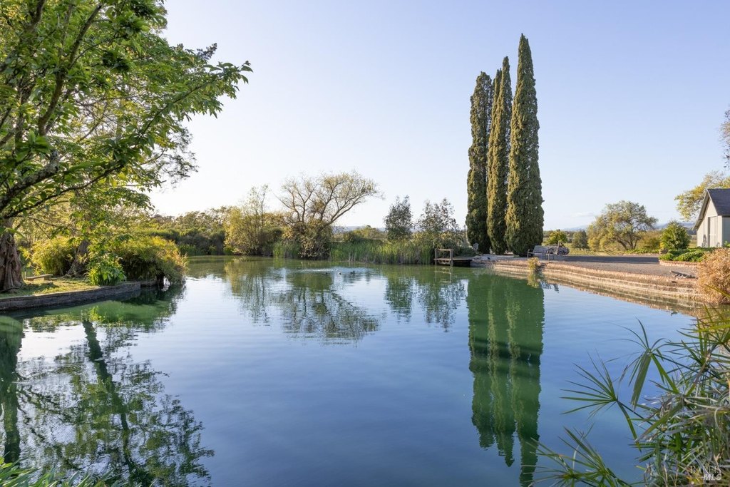 Windsor, California, 95492, United States, 5 Bedrooms Bedrooms, ,4 BathroomsBathrooms,Residential,Forsale,2004744