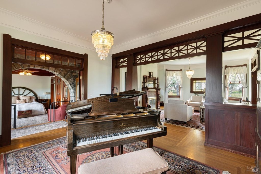 Windsor, California, 95492, United States, 5 Bedrooms Bedrooms, ,4 BathroomsBathrooms,Residential,Forsale,2004744