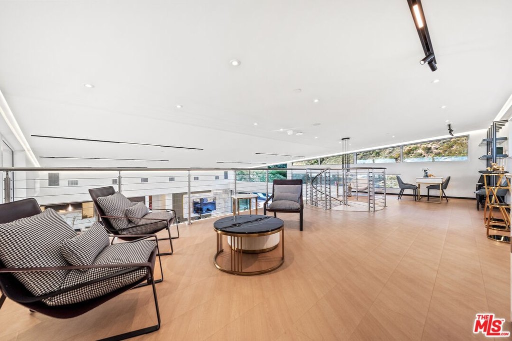 Malibu, California, 90265, United States, 3 Bedrooms Bedrooms, ,3 BathroomsBathrooms,Residential,Forsale,1985955