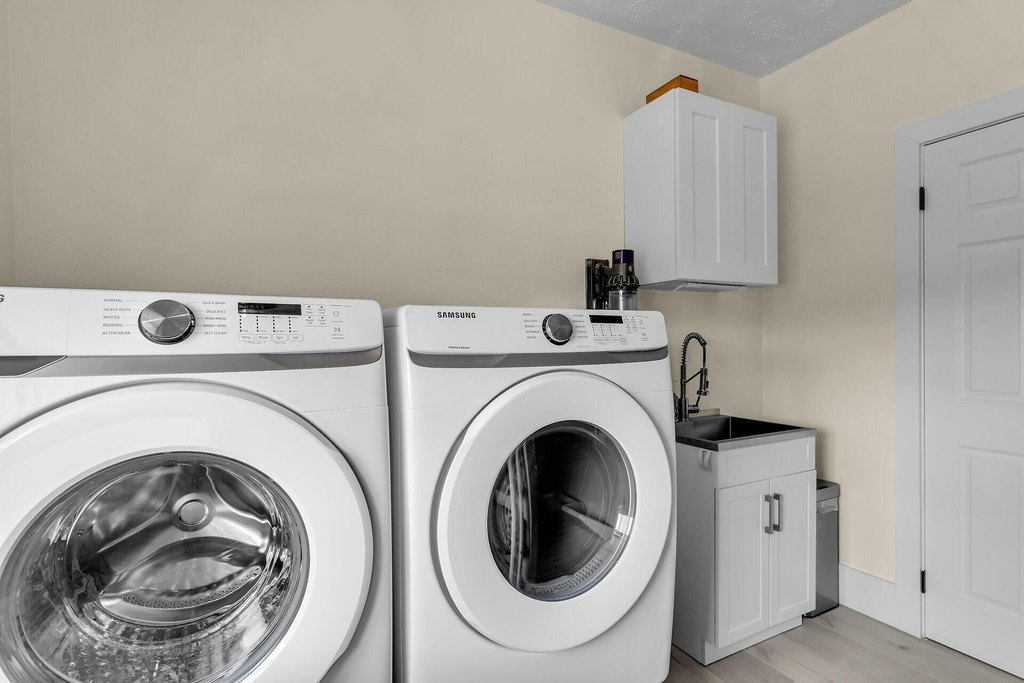 Big Pine Key, Florida, 33043, United States, 3 Bedrooms Bedrooms, ,3 BathroomsBathrooms,Residential,Forsale,1972000