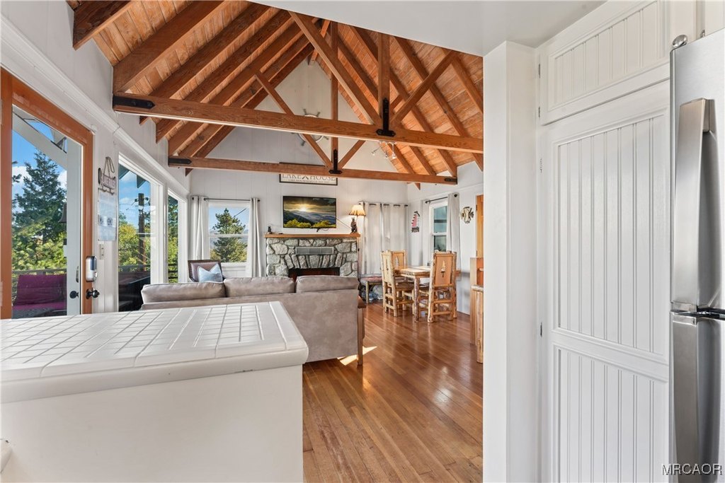 Lake Arrowhead, California, 92352, United States, 2 Bedrooms Bedrooms, ,2 BathroomsBathrooms,Residential,Forsale,1971035