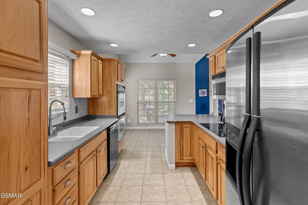 Baneberry, Tennessee, 37890, United States, 3 Bedrooms Bedrooms, ,2.5 BathroomsBathrooms,Residential,Forsale,1999467