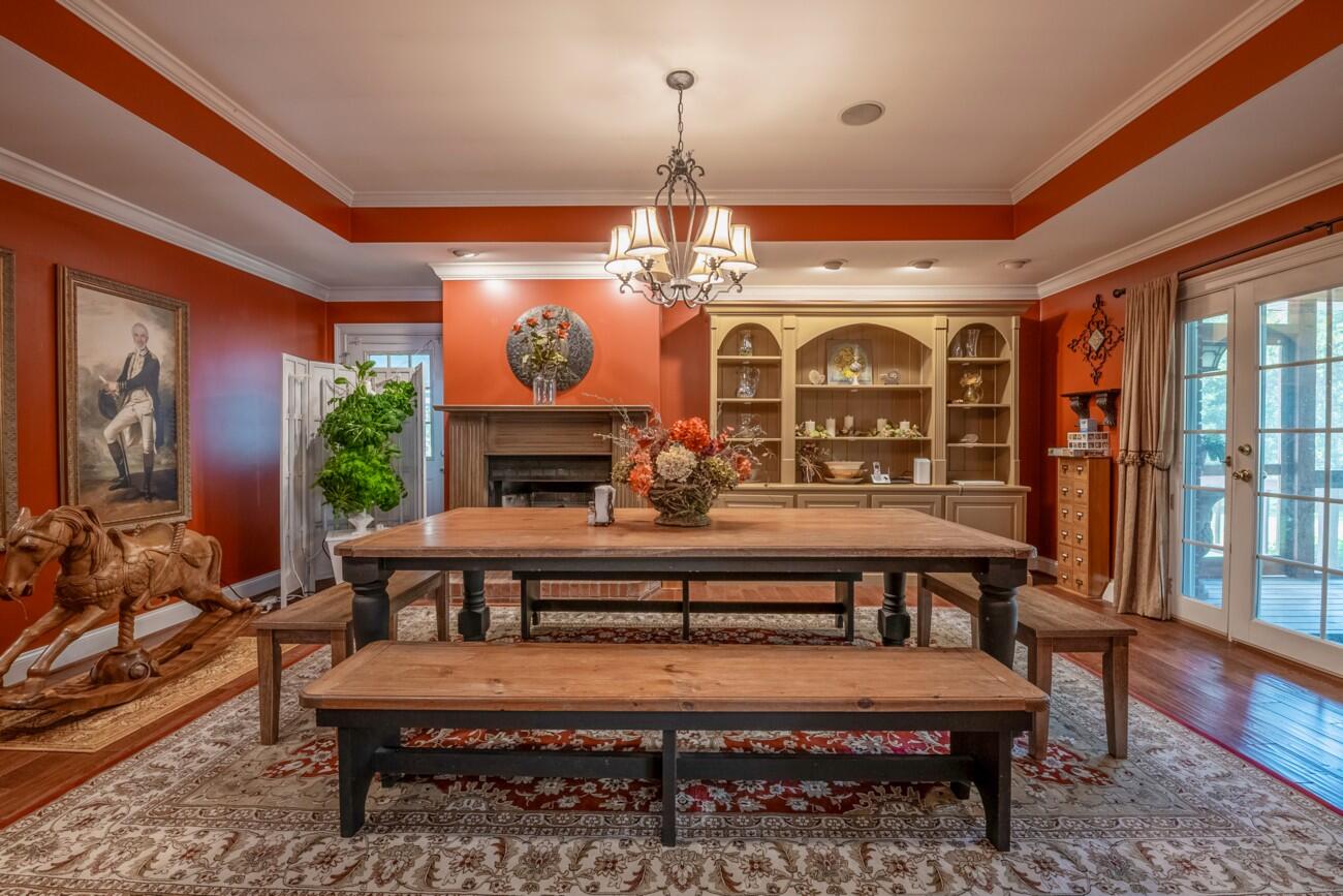 Calhoun, Georgia, 30701, United States, 5 Bedrooms Bedrooms, ,4 BathroomsBathrooms,Residential,Forsale,1963598