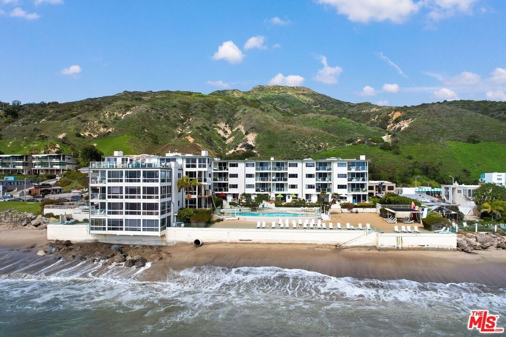 Malibu, California, 90265, United States, 2 Bedrooms Bedrooms, ,1 BathroomBathrooms,Residential,Forsale,1985963