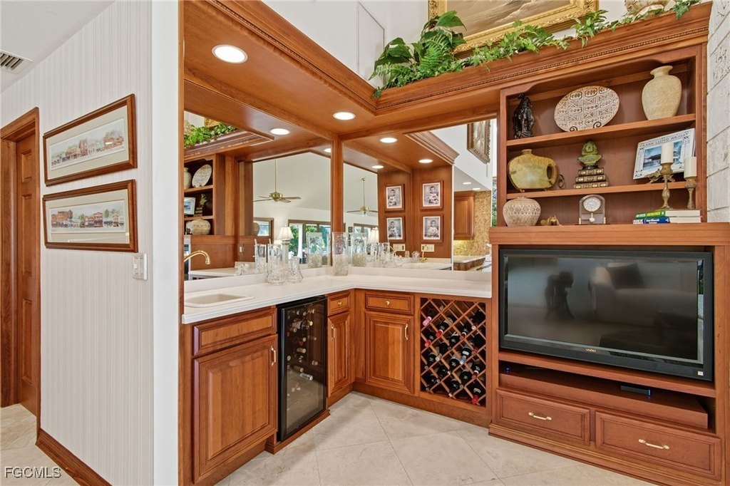 Fort Myers, Florida, 33912, United States, 3 Bedrooms Bedrooms, ,3.5 BathroomsBathrooms,Residential,Forsale,1971960