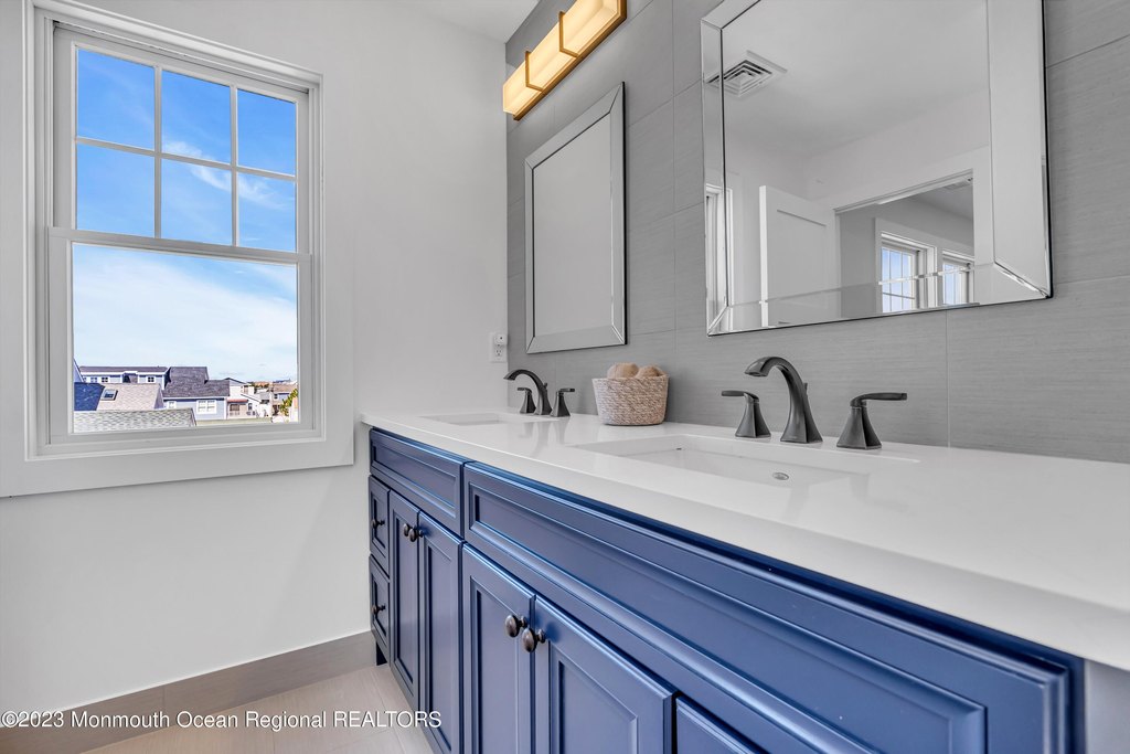 Seaside Park, New Jersey, 08752, United States, 7 Bedrooms Bedrooms, ,7 BathroomsBathrooms,Residential,Forsale,1922405