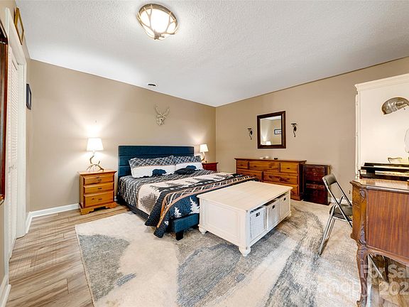 Mills River, North Carolina, 28759, United States, 3 Bedrooms Bedrooms, ,4 BathroomsBathrooms,Residential,Forsale,2004157